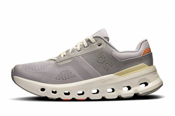 On Cloudrunner 2 (Damen)