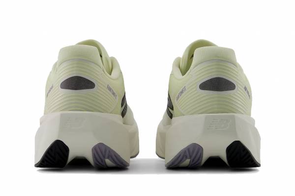 NEW BALANCE FuelCell Rebel v5 (Damen)