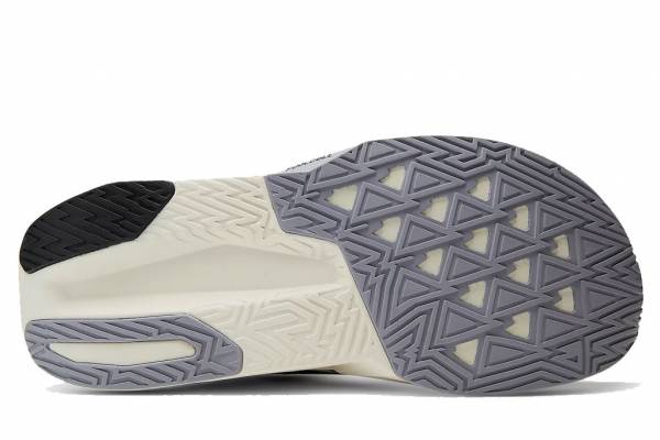 NEW BALANCE FuelCell Rebel v5 (Herren)