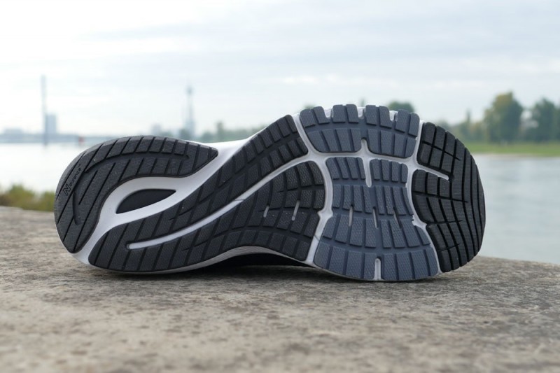 Was ist anders beim New Balance 860 v10? Sohle