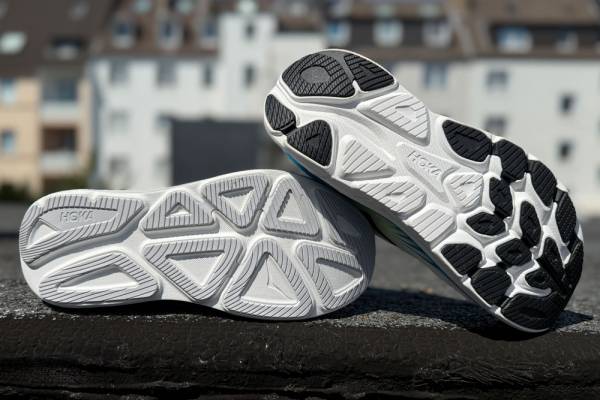Vergleichstest HOKA Clifton 11 vs HOKA Clifton Pro