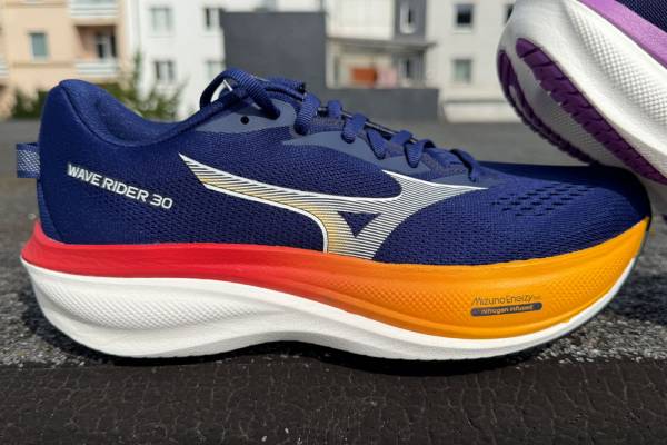 MIZUNO Wave Rider 30