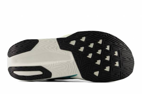 NEW BALANCE FuelCell Rebel v5 (Herren)